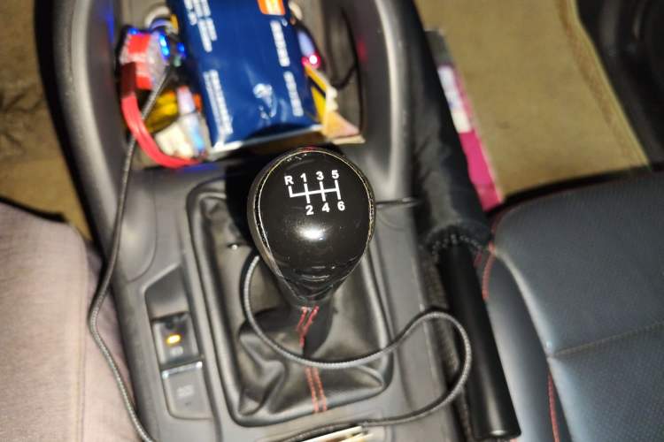 Used CHANGAN CS75 2014 2.0L Manual Luxury Version China IV Standard Gear Lever