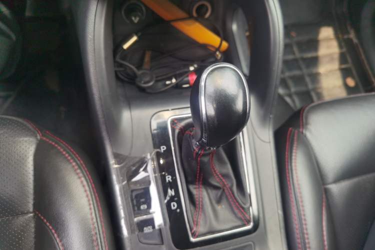 Used CHANGAN CS75 2014 1.8T Automatic Elite Model China IV Standard Gear Lever