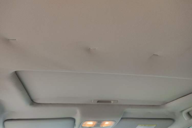 Used CHANGAN CS75 2014 2.0L Manual Luxury Version China IV Standard Headliner
