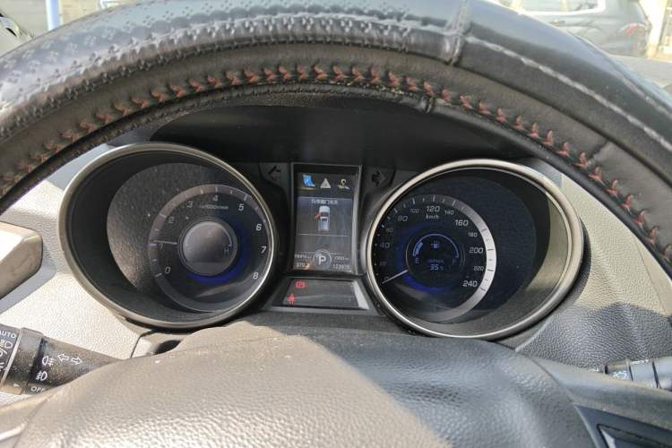 Used CHANGAN CS75 2014 1.8T Automatic Prestige Model China V Standard Instrument Cluster
