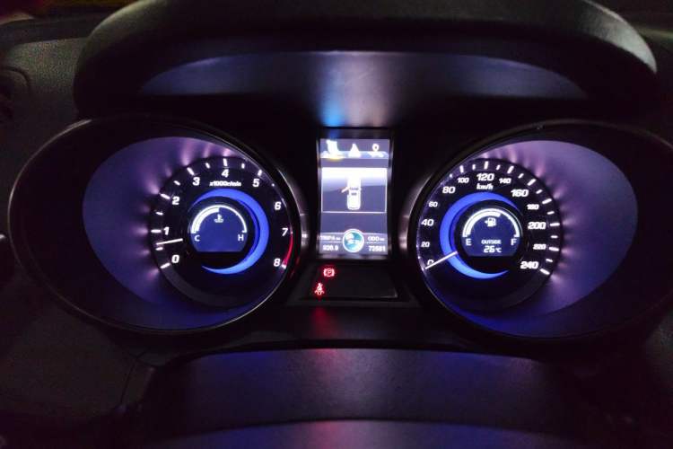 Used CHANGAN CS75 2014 2.0L Manual Luxury Version China IV Standard Instrument Cluster