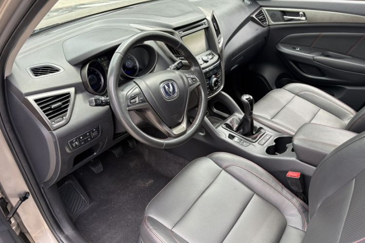 Used CHANGAN CS75 2014 2.0L Manual Leading Model China V Standard Interior 2