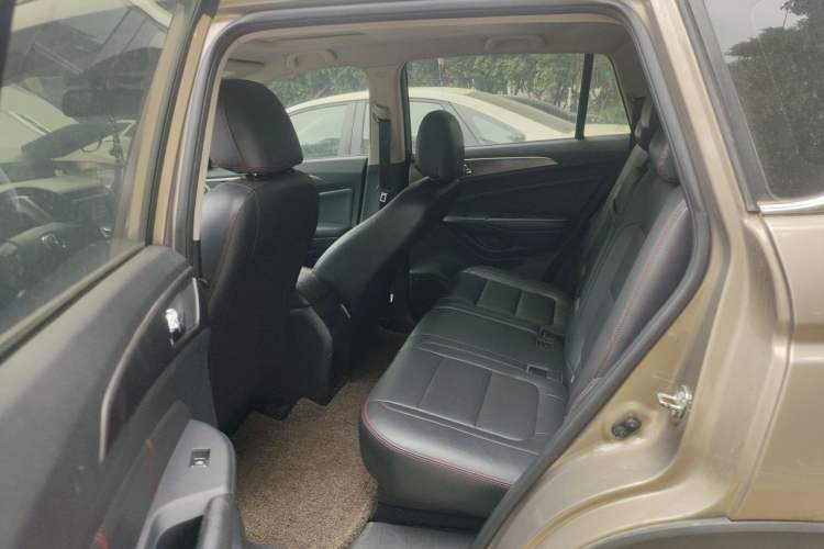 Used CHANGAN CS75 2014 2.0L Manual Luxury Version China IV Standard Left Rear Seat