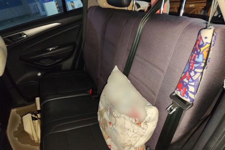 Used CHANGAN CS75 2014 2.0L Manual Luxury Version China IV Standard Left Rear Seat