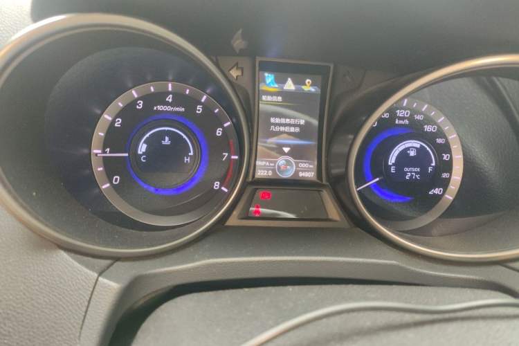 Used CHANGAN CS75 2014 2.0L Manual Luxury Version China IV Standard Odometer Close Up