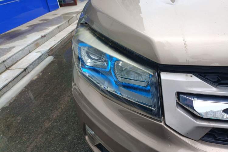Used CHANGAN CS75 2014 1.8T Automatic Elite Version China V Standard Right Front Headlight
