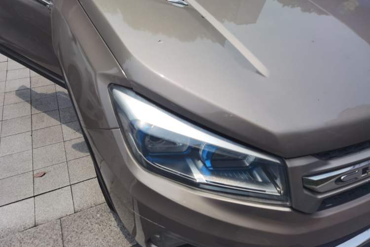 Used CHANGAN CS75 2014 1.8T Automatic Elite Model China IV Standard Right Front Headlight