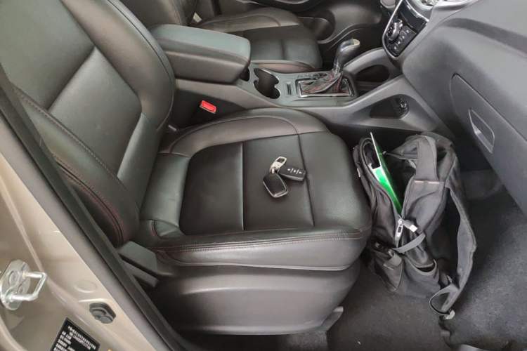 Used CHANGAN CS75 2014 1.8T Automatic Elite Model China IV Standard Right Front Seat
