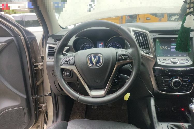 Used CHANGAN CS75 2014 2.0L Manual Luxury Version China IV Standard Steering Wheel