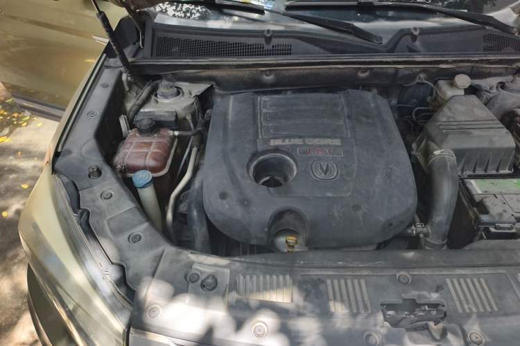 Used CHANGAN CS75 2014 1.8T Automatic Elite Model China IV Standard Engine Bay Right