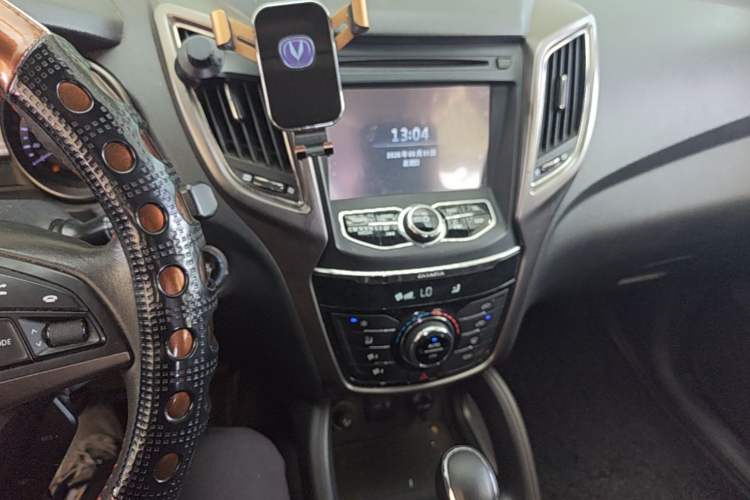 Used CHANGAN CS75 2014 1.8T Automatic Elite Version China V Standard Audio And AC Panel