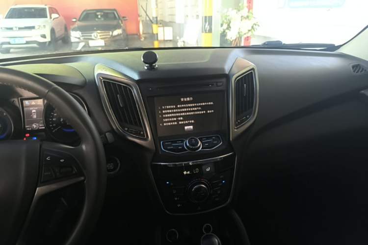 Used CHANGAN CS75 2014 1.8T Automatic Prestige Model China IV Standard Audio And AC Panel