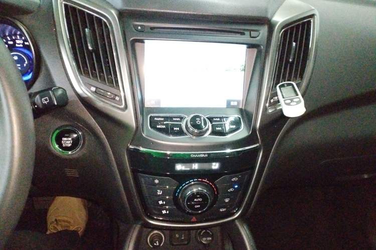 Used CHANGAN CS75 2014 1.8T Automatic Elite Model China IV Standard Audio And AC Panel
