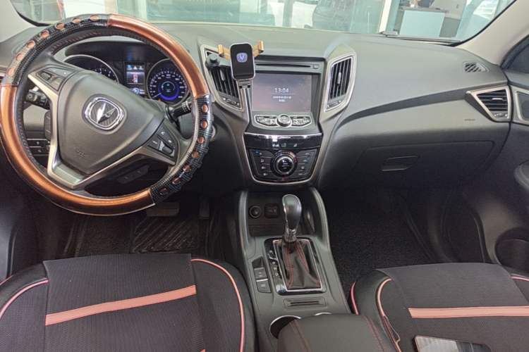 Used CHANGAN CS75 2014 1.8T Automatic Elite Version China V Standard Center Console