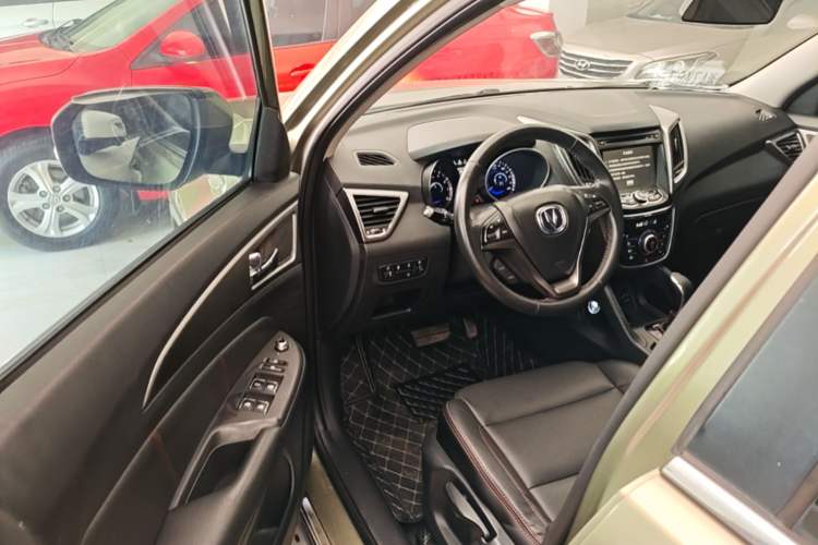 Used CHANGAN CS75 2014 1.8T Automatic Elite Model China IV Standard Driver Seat