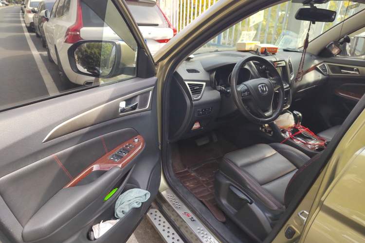 Used CHANGAN CS75 2014 1.8T Automatic Elite Model China IV Standard Driver Seat