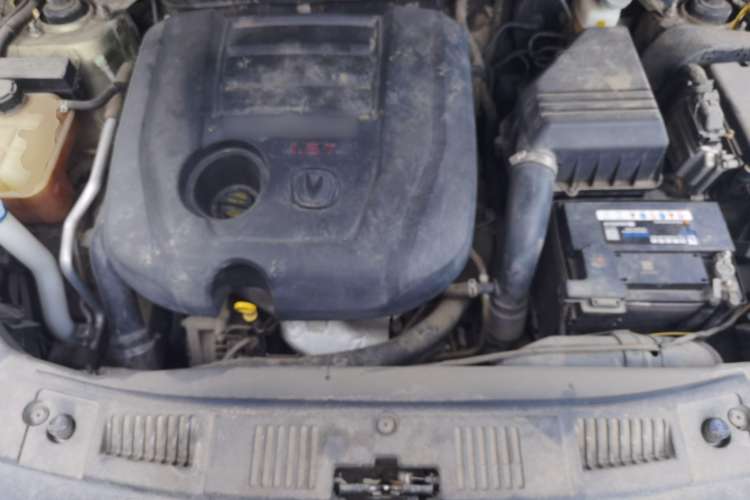 Used CHANGAN CS75 2014 1.8T Automatic Elite Model China IV Standard Engine Bay