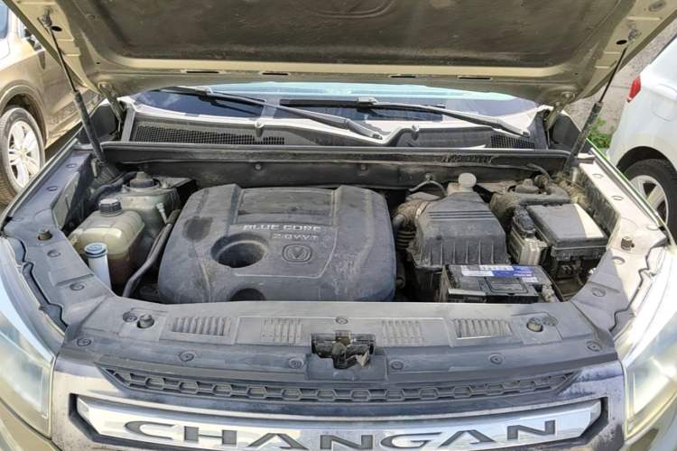 Used CHANGAN CS75 2014 2.0L Manual Luxury Version China IV Standard Engine Bay