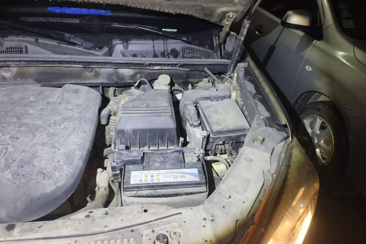 Used CHANGAN CS75 2014 2.0L Manual Leading Version China IV Standard Engine Bay Left