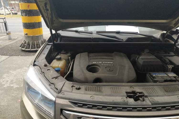 Used CHANGAN CS75 2014 2.0L Manual Luxury Version China IV Standard Engine Bay Right