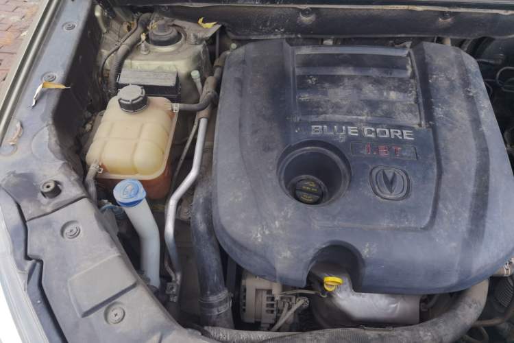 Used CHANGAN CS75 2014 1.8T Automatic Elite Model China IV Standard Engine Bay Right