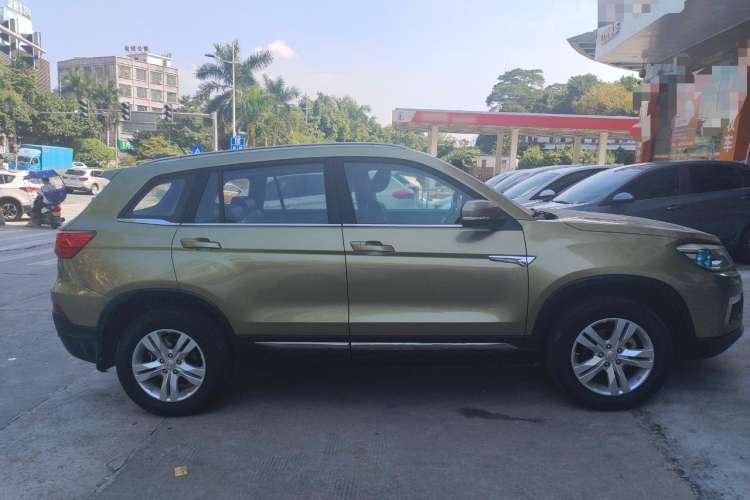 Used CHANGAN CS75 2014 2.0L Manual Luxury Version China IV Standard Exterior 2