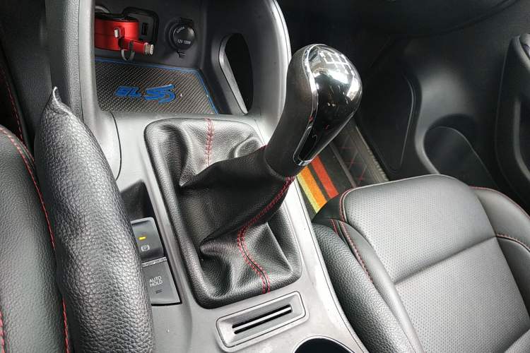 Used CHANGAN CS75 2014 2.0L Manual Luxury Version China IV Standard Gear Lever