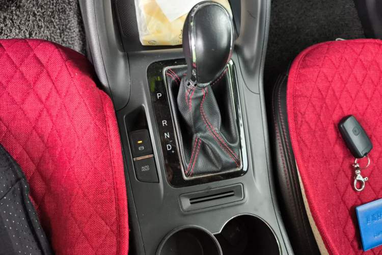 Used CHANGAN CS75 2014 1.8T Automatic Elite Version China V Standard Gear Lever