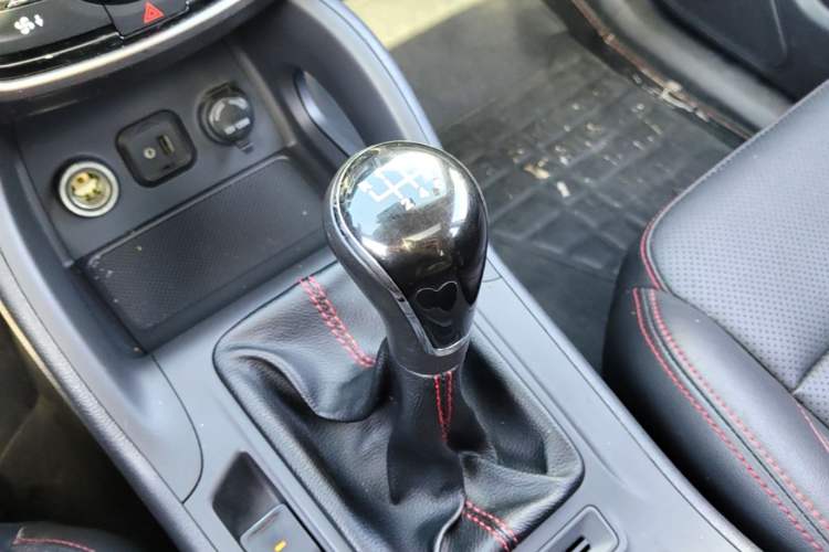Used CHANGAN CS75 2014 2.0L Manual Luxury Version China IV Standard Gear Lever