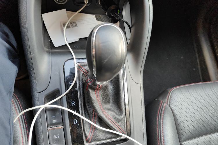 Used CHANGAN CS75 2014 1.8T Automatic Elite Model China IV Standard Gear Lever