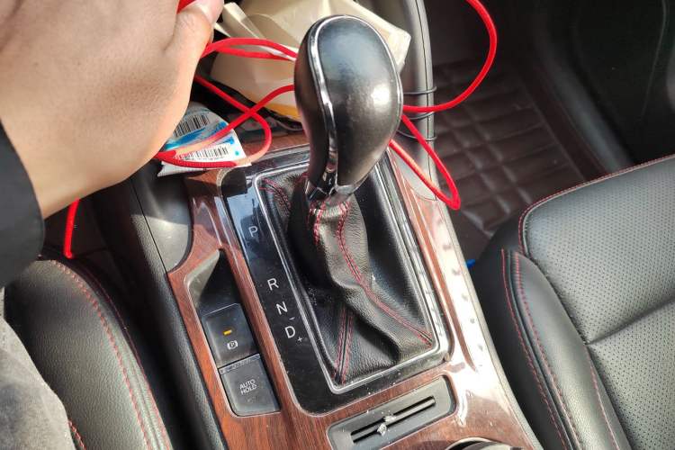 Used CHANGAN CS75 2014 1.8T Automatic Elite Model China IV Standard Gear Lever