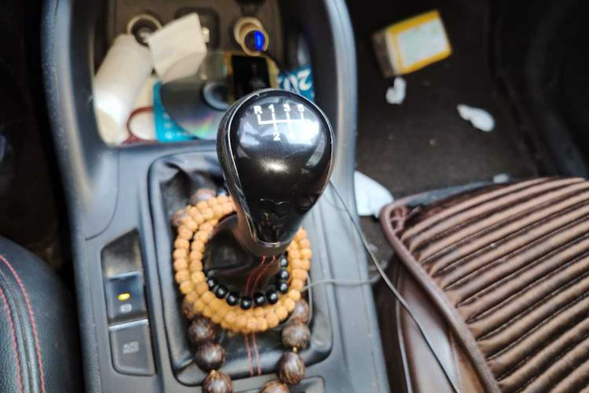 Used CHANGAN CS75 2014 2.0L Manual Luxury Version China IV Standard Gear Lever