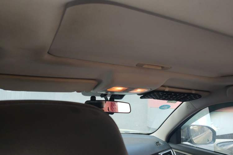 Used CHANGAN CS75 2014 1.8T Automatic Elite Model China IV Standard Headliner