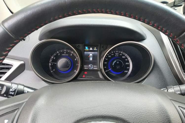 Used CHANGAN CS75 2014 2.0L Manual Luxury Version China IV Standard Instrument Cluster