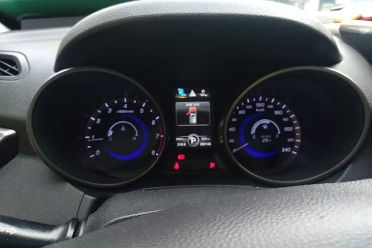 Used CHANGAN CS75 2014 1.8T Automatic Elite Version China V Standard Instrument Cluster