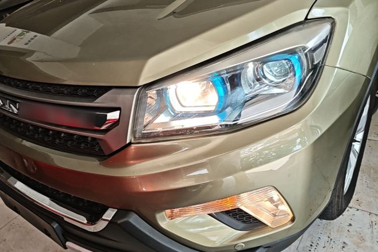Used CHANGAN CS75 2014 1.8T Automatic Elite Model China IV Standard Left Front Headlight