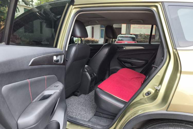 Used CHANGAN CS75 2014 1.8T Automatic Elite Version China V Standard Left Rear Seat