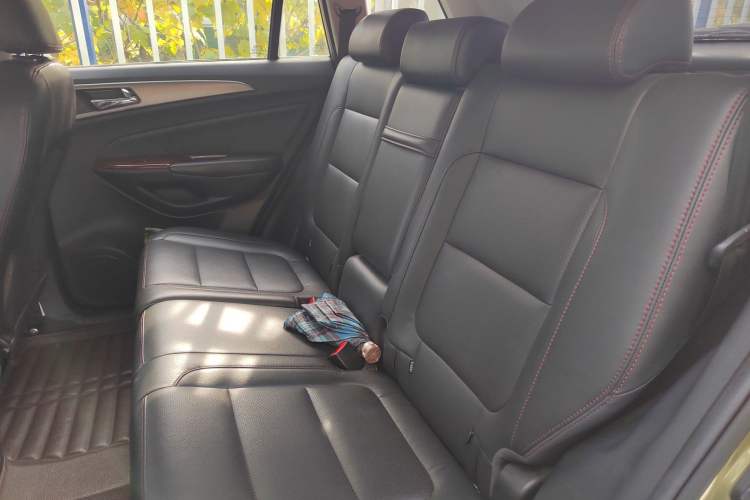 Used CHANGAN CS75 2014 1.8T Automatic Elite Model China IV Standard Left Rear Seat
