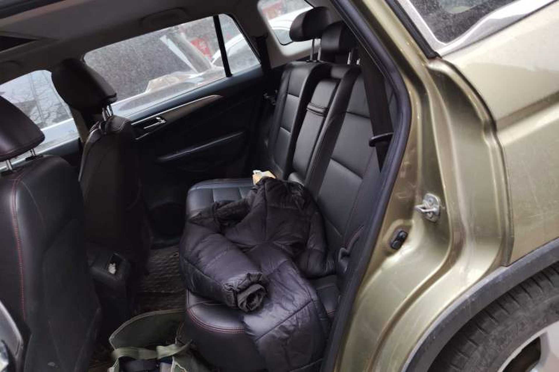Used CHANGAN CS75 2014 2.0L Manual Luxury Version China IV Standard Left Rear Seat