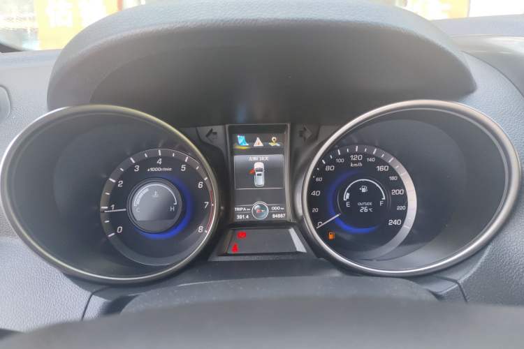 Used CHANGAN CS75 2014 2.0L Manual Luxury Version China IV Standard Odometer Close Up