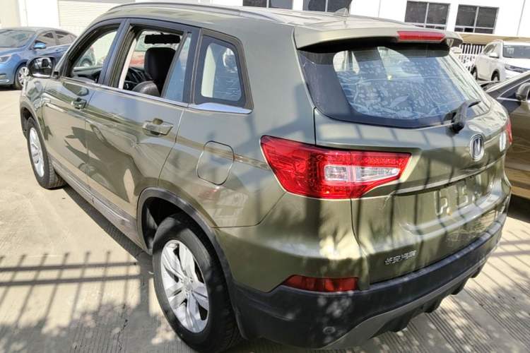 Used CHANGAN CS75 2014 2.0L Manual Luxury Version China IV Standard Rear Left 45 Deg