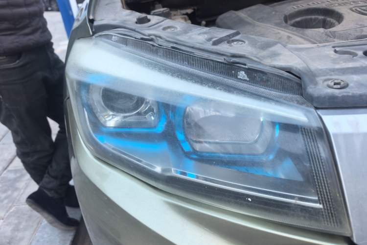 Used CHANGAN CS75 2014 2.0L Manual Luxury Version China V Standard Right Front Headlight