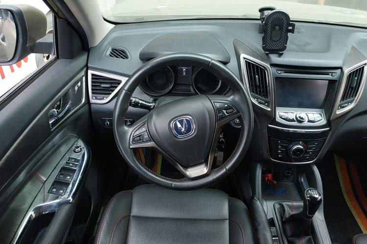 Used CHANGAN CS75 2014 2.0L Manual Luxury Version China IV Standard Steering Wheel
