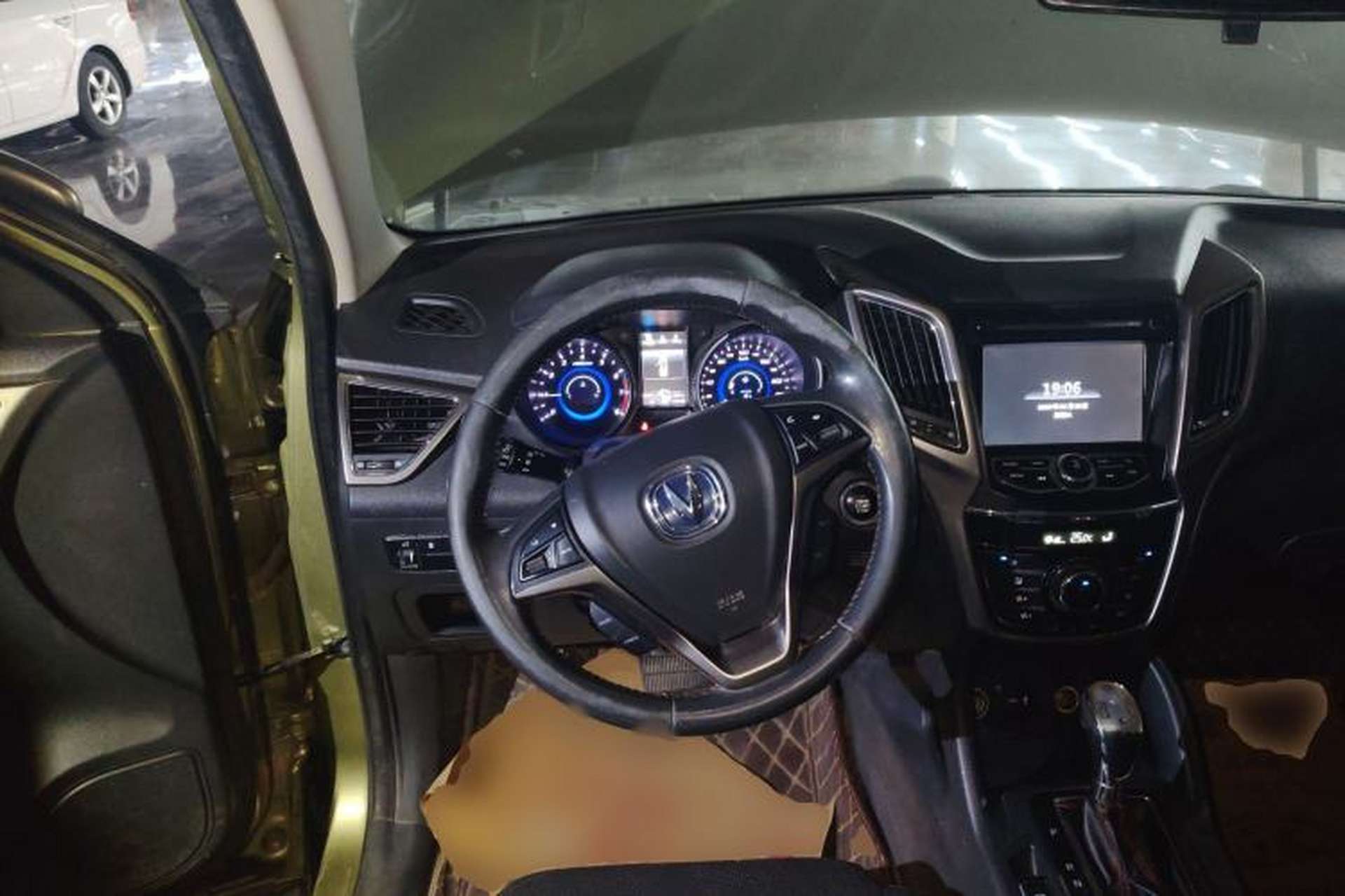 Used CHANGAN CS75 2014 1.8T Automatic Prestige Model China IV Standard Steering Wheel
