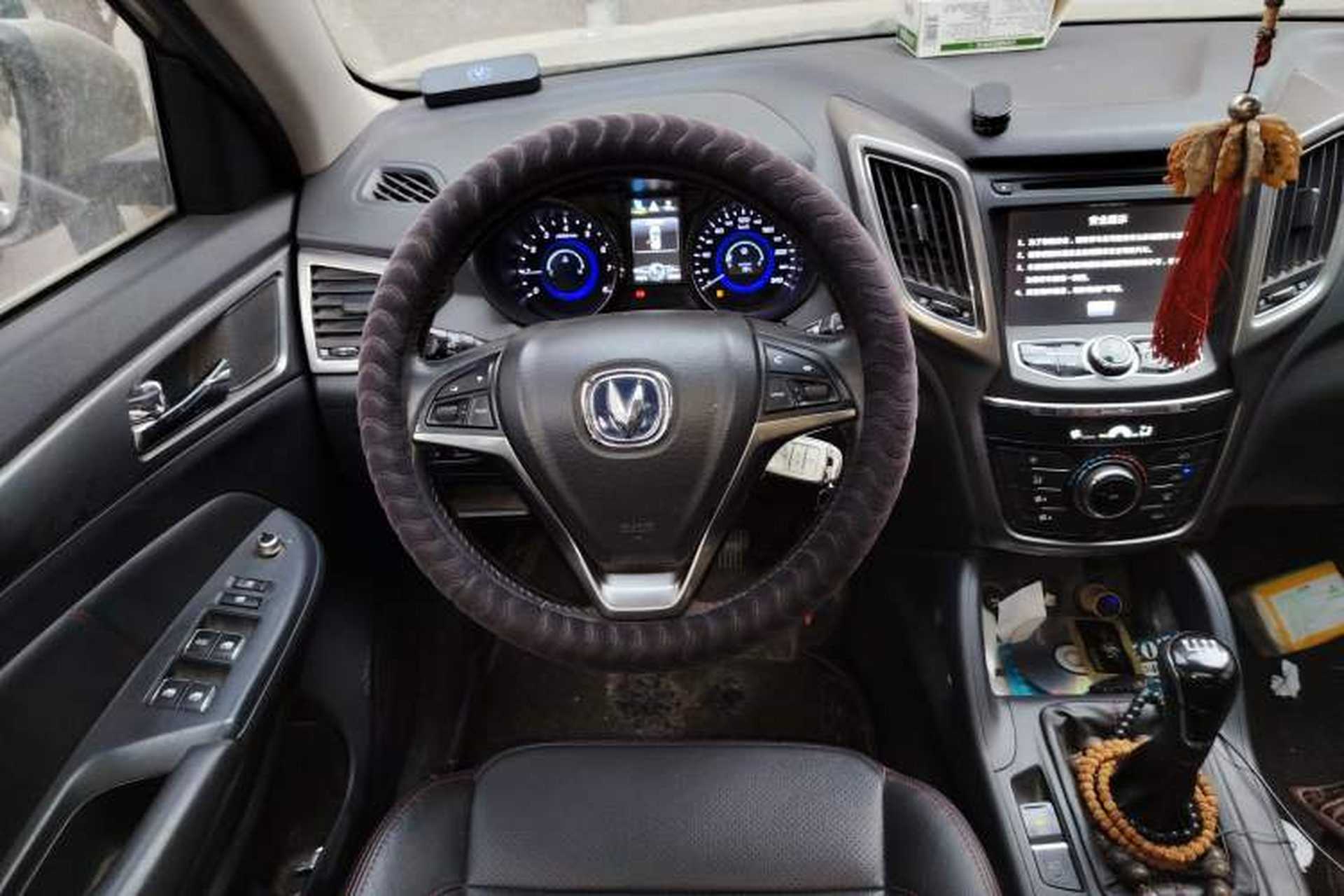 Used CHANGAN CS75 2014 2.0L Manual Luxury Version China IV Standard Steering Wheel