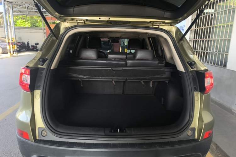 Used CHANGAN CS75 2014 1.8T Automatic Prestige Model China IV Standard Trunk