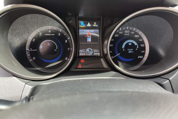 Used CHANGAN CS75 2014 2.0L Manual Luxury Version China V Standard Odometer Close Up