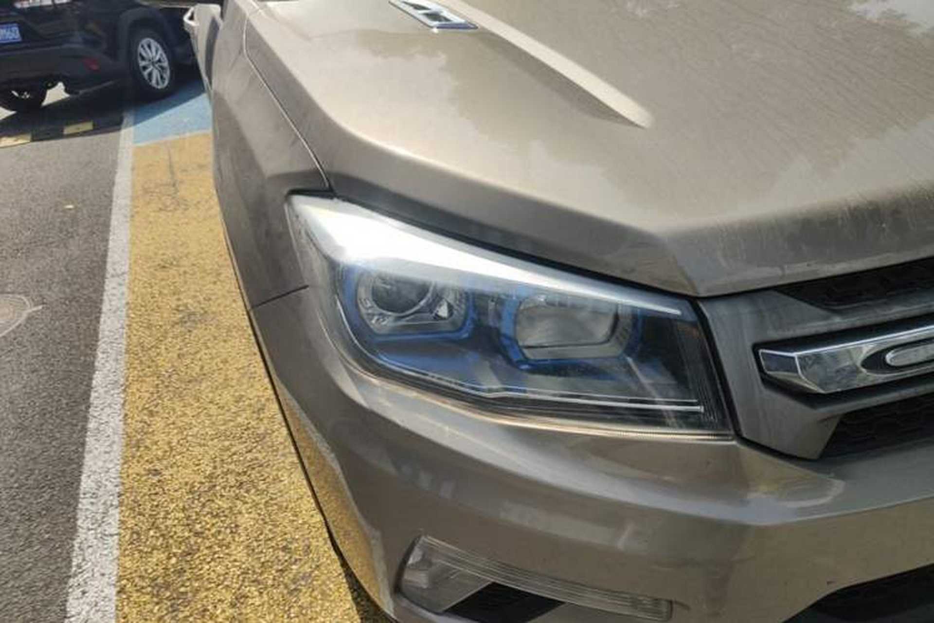 Used CHANGAN CS75 2014 1.8T Automatic Elite Model China IV Standard Right Front Headlight