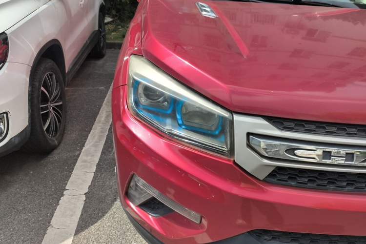 Used CHANGAN CS75 2014 2.0L Manual Luxury Version China V Standard Right Front Headlight