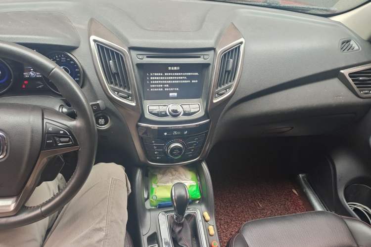 Used CHANGAN CS75 2014 1.8T Automatic Elite Model China IV Standard Audio And AC Panel